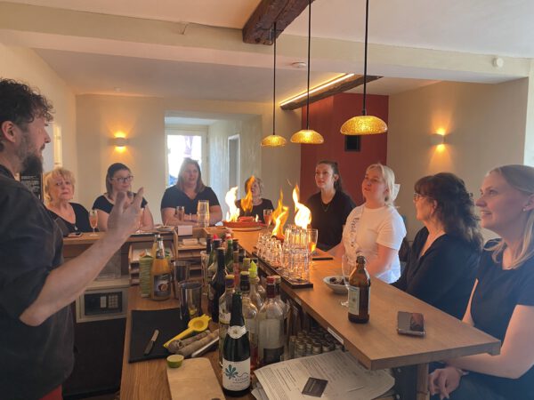Junggesellinnen-Abschied mit Übernachtung - JGA-eigenes Hotel - in der Mitte Deutschlands  - Sauna & Hot-Tub, Cocktails, Kulinarik, Selbstversorger möglich
